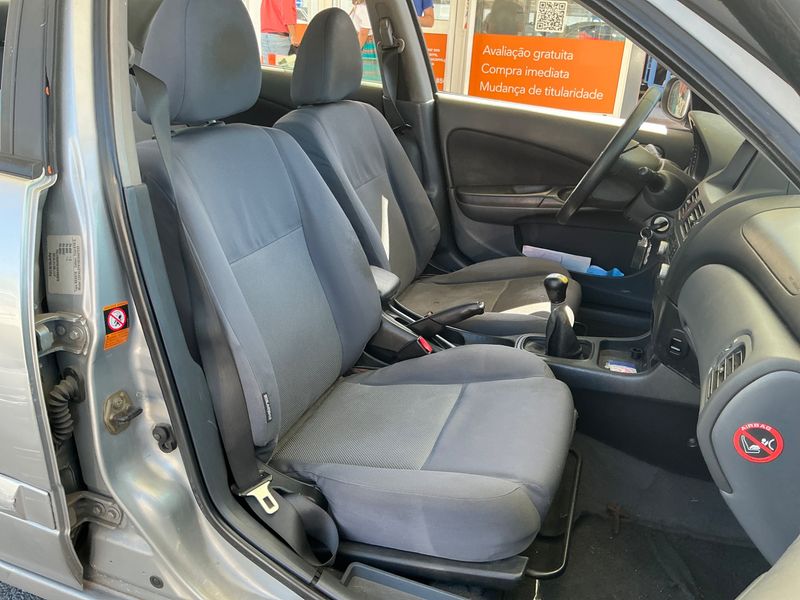Nissan Almera 1.5 Acenta — zdjęcie 3