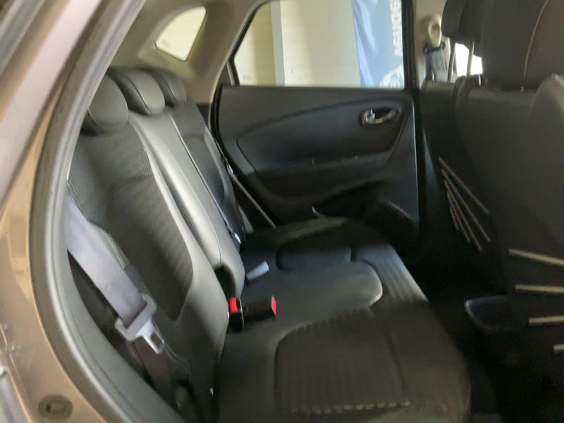 Renault Captur 1.2 TCe Energy Intens — zdjęcie 14