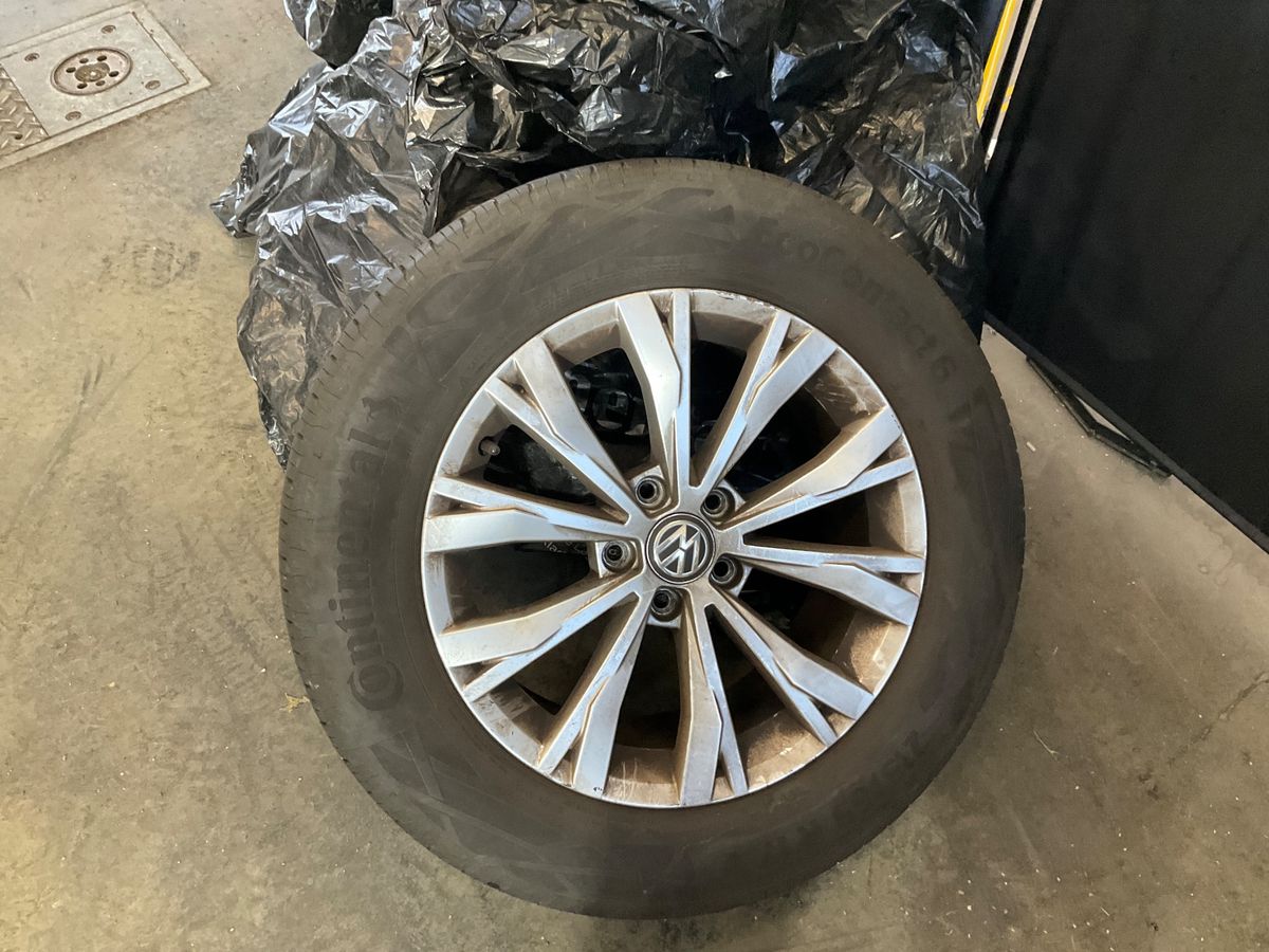 Volkswagen Tiguan 2018 — photo 16