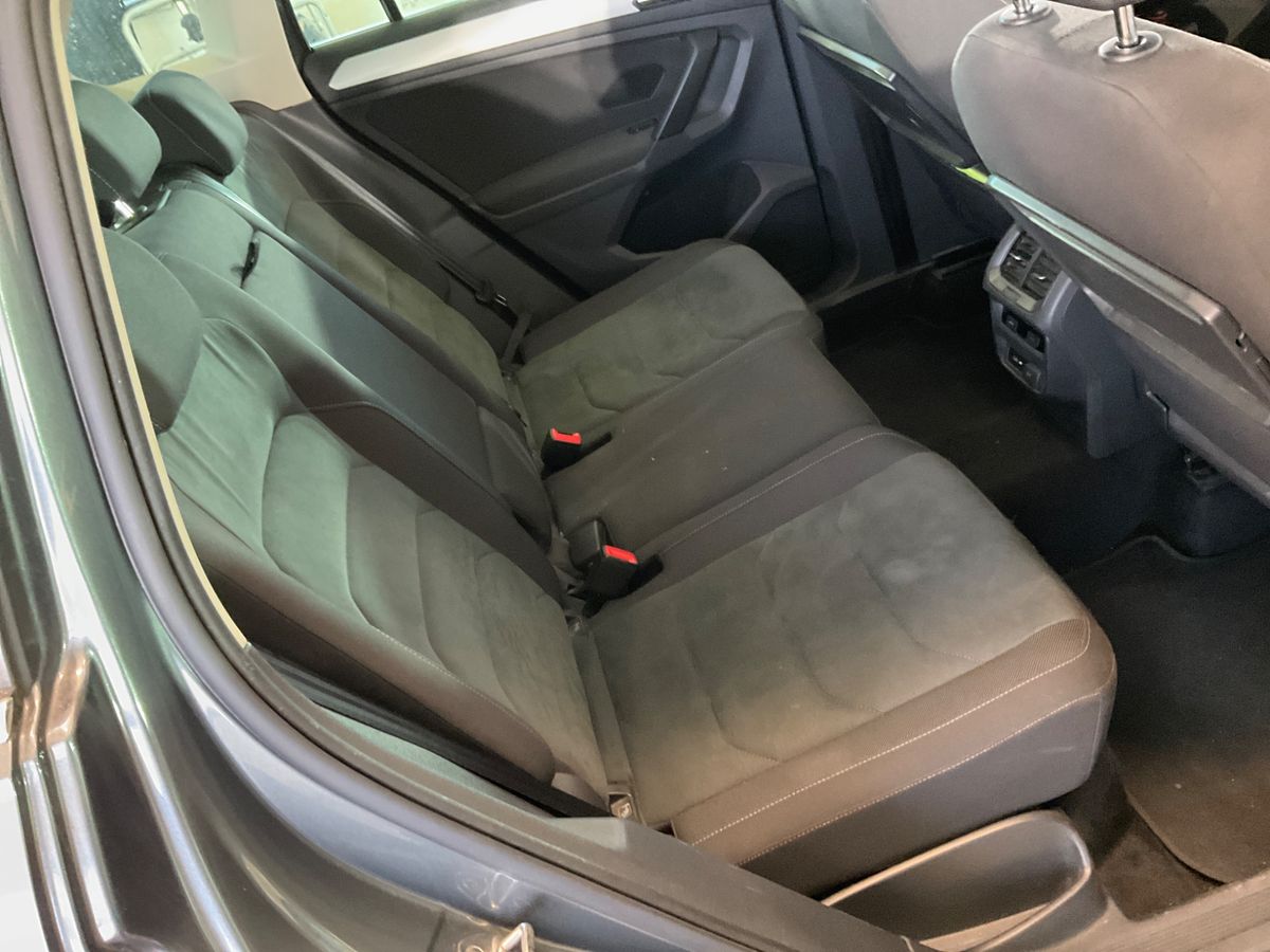 Volkswagen Tiguan 2018 — photo 40