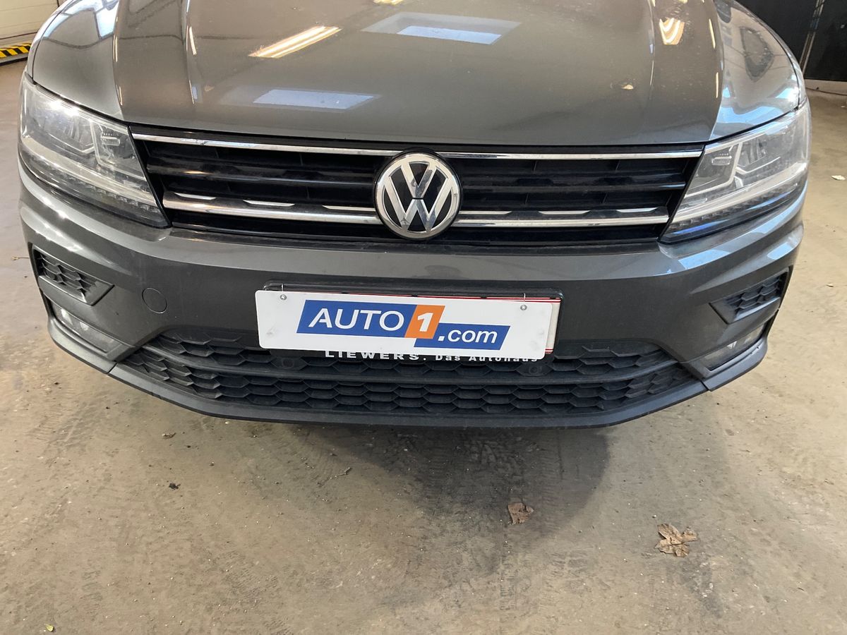 Volkswagen Tiguan 2018 — photo 60