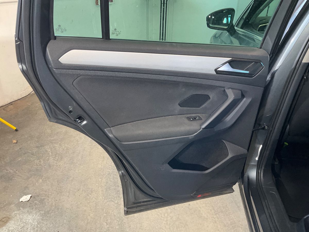Volkswagen Tiguan 2018 — photo 43