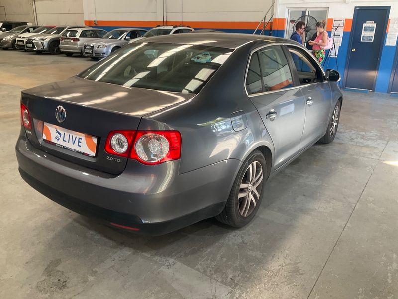 Volkswagen Jetta 2.0 TDI Advance — zdjęcie 2