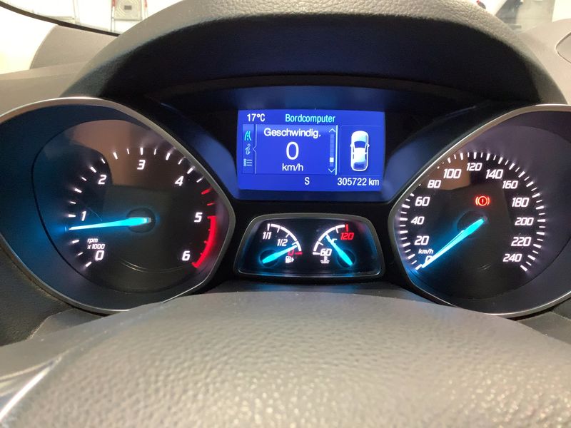 Ford Kuga 2.0 TDCi Individual — zdjęcie 13
