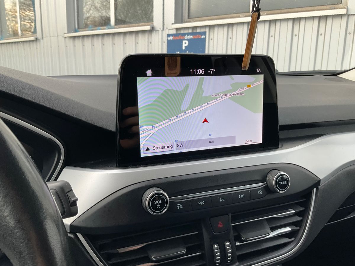 Ford Focus 2019 — photo 23