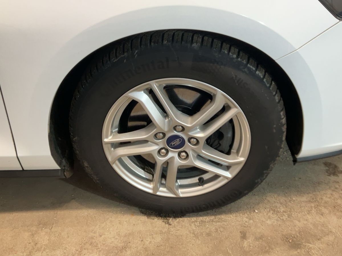 Ford Focus 2019 — photo 12