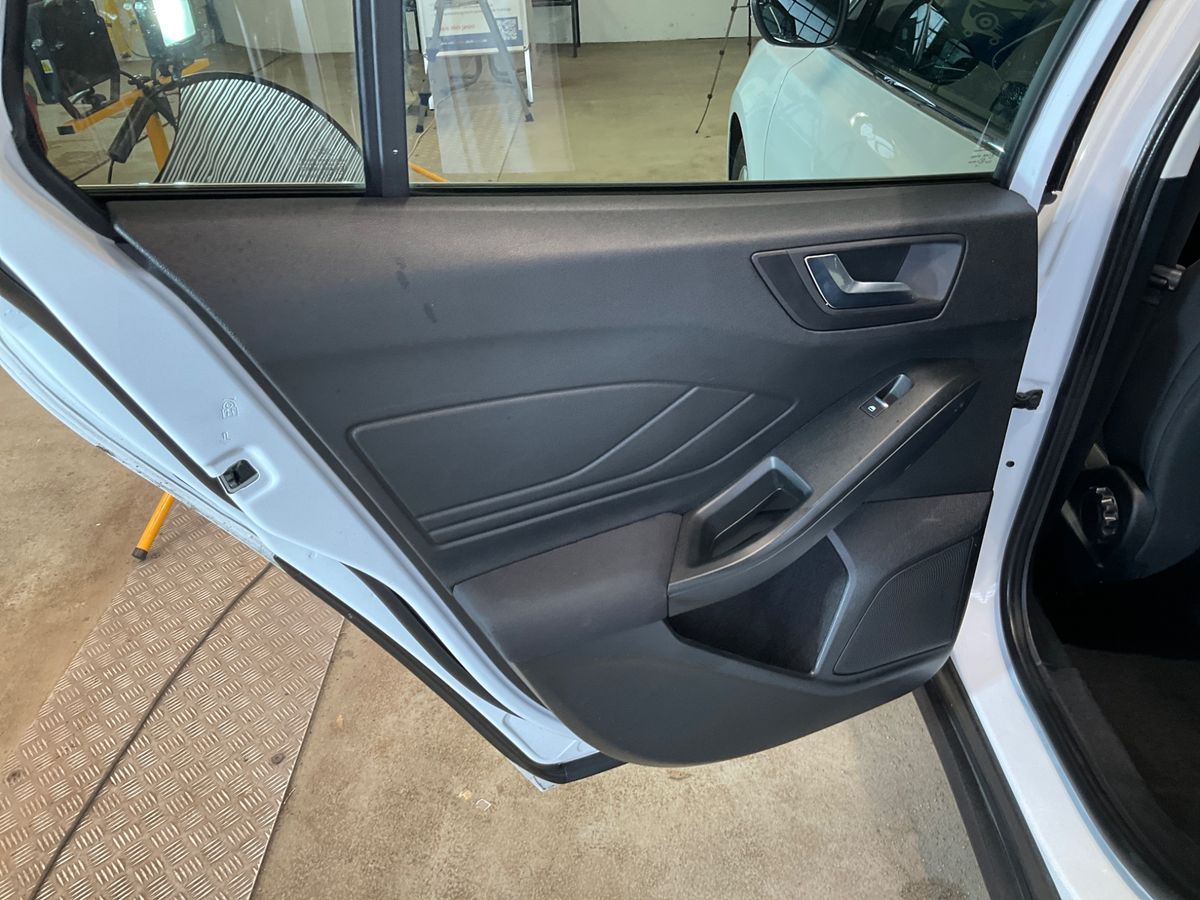 Ford Focus 2019 — photo 29