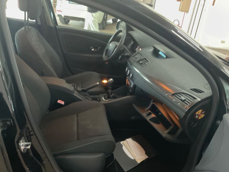 Renault Megane 1.5 dCi Runaway 2012 – снимка 3