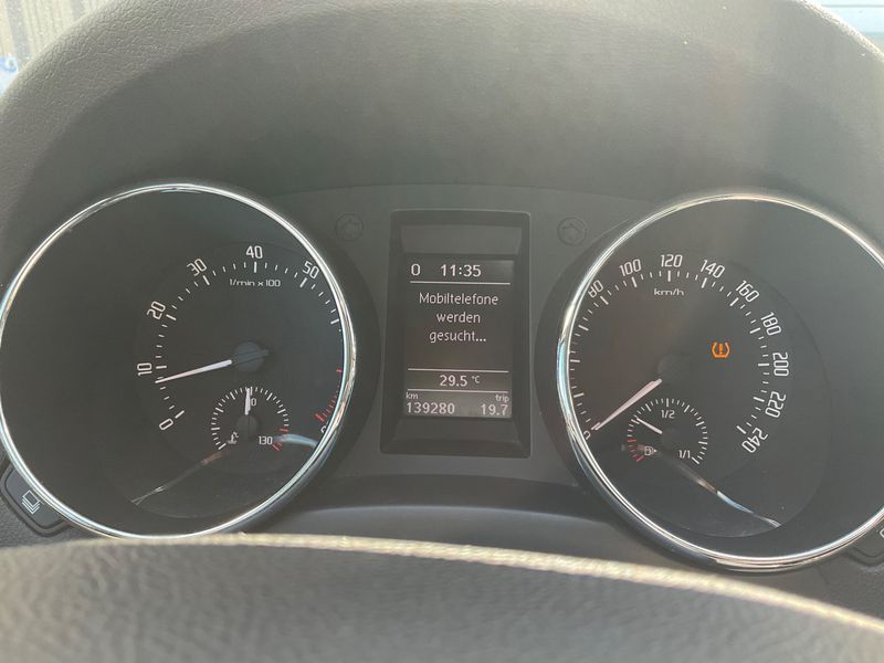 Skoda Yeti 1.2 TSI Elegance — zdjęcie 13