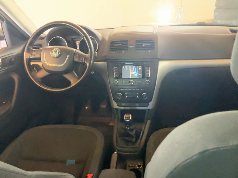 Skoda Yeti 1.2 TSI Elegance — zdjęcie 12