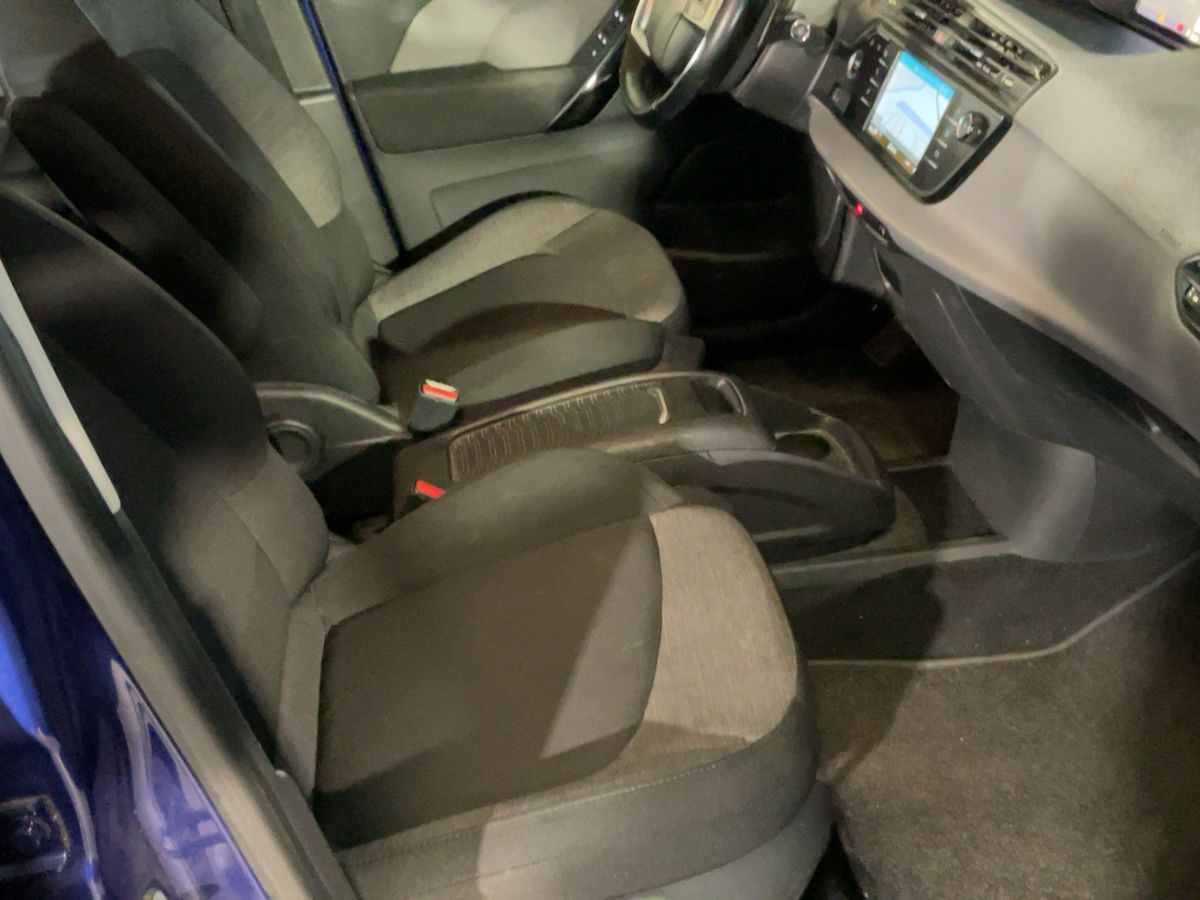 Citroen C4 2017 — photo 18
