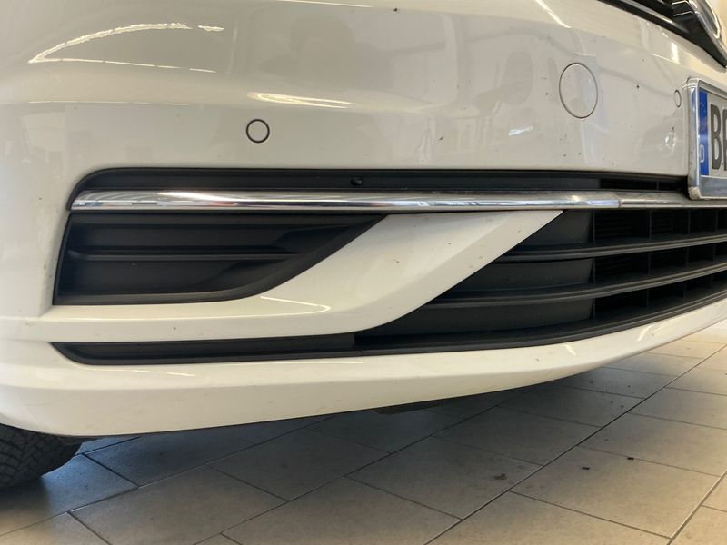 Volkswagen Golf VII 2.0 TDI Comfortline BlueMotion Tech 2018 – снимка 45