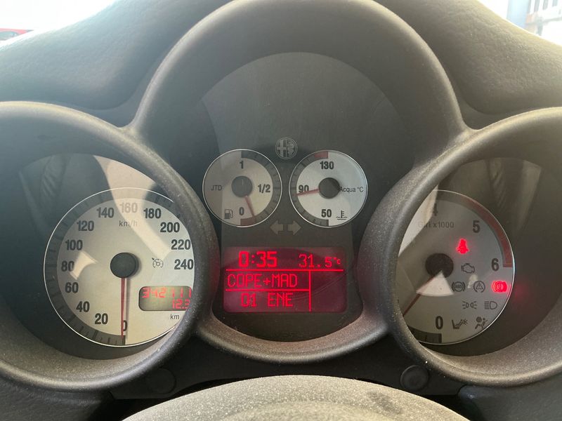 Alfa Romeo Alfa GT 1.9 JTD M-Jet Distinctive — zdjęcie 4