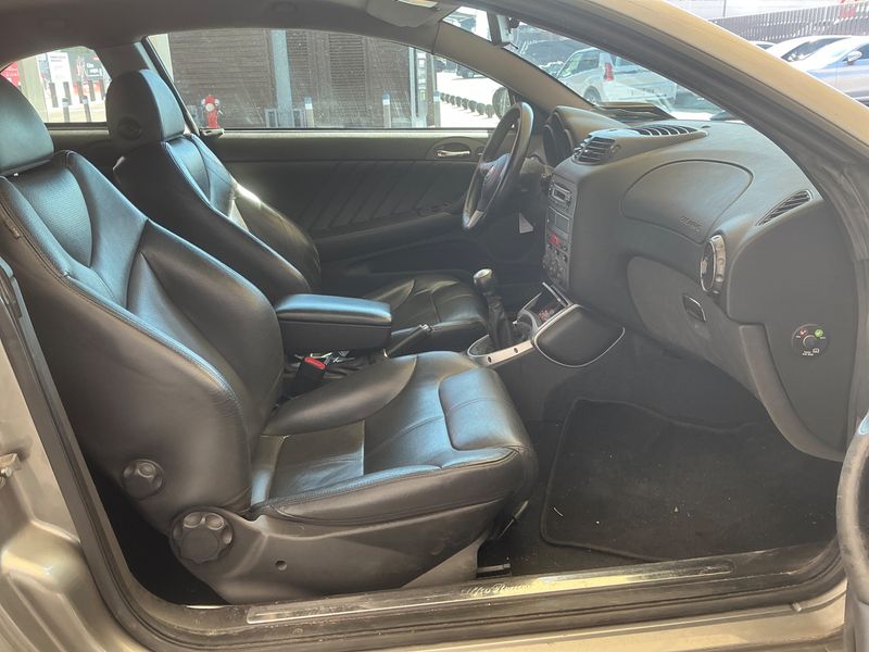 Alfa Romeo Alfa GT 1.9 JTD M-Jet Distinctive — zdjęcie 3