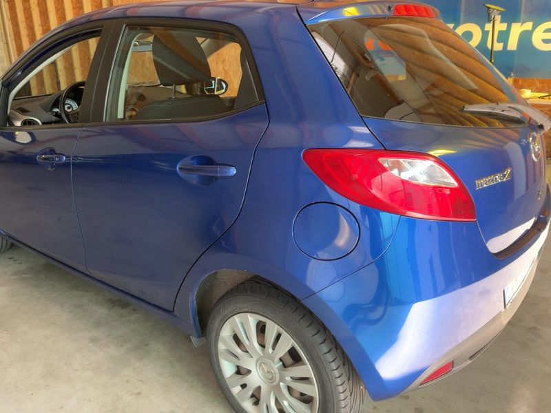 Mazda 2 1.4 Diesel CD Elegance — zdjęcie 3