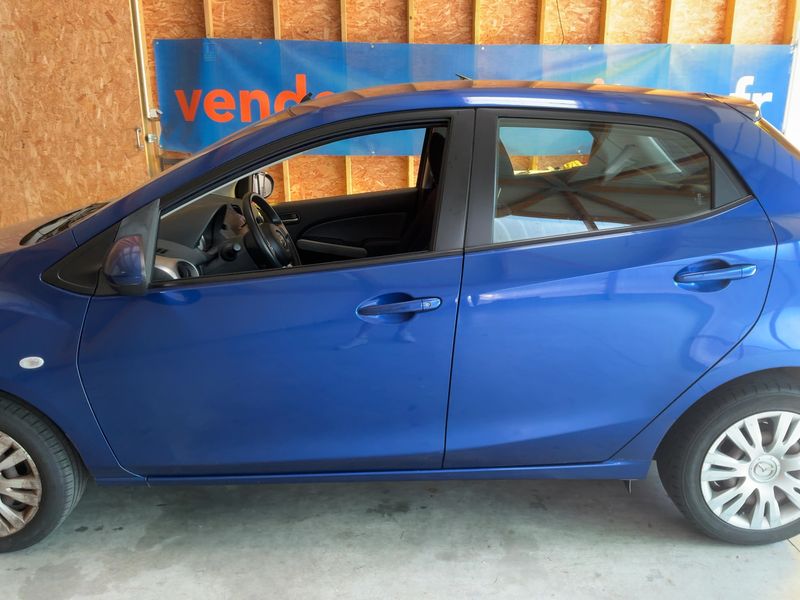 Mazda 2 1.4 Diesel CD Elegance — zdjęcie 4