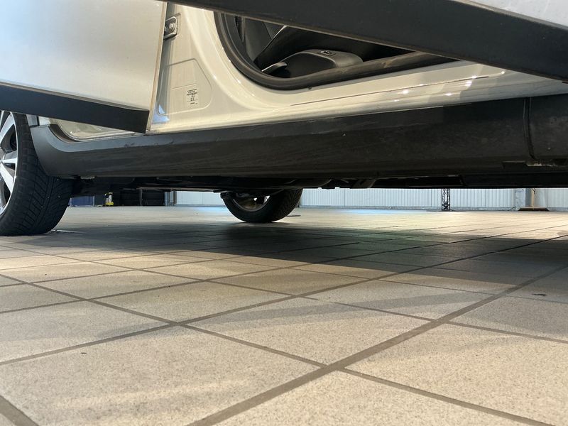 Peugeot 2008 1.2 PureTech Allure 2018 – снимка 22