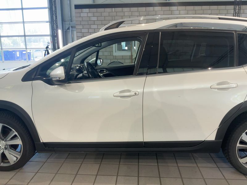Peugeot 2008 1.2 PureTech Allure — zdjęcie 4