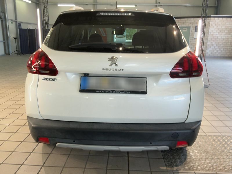 Peugeot 2008 1.2 PureTech Allure — zdjęcie 5