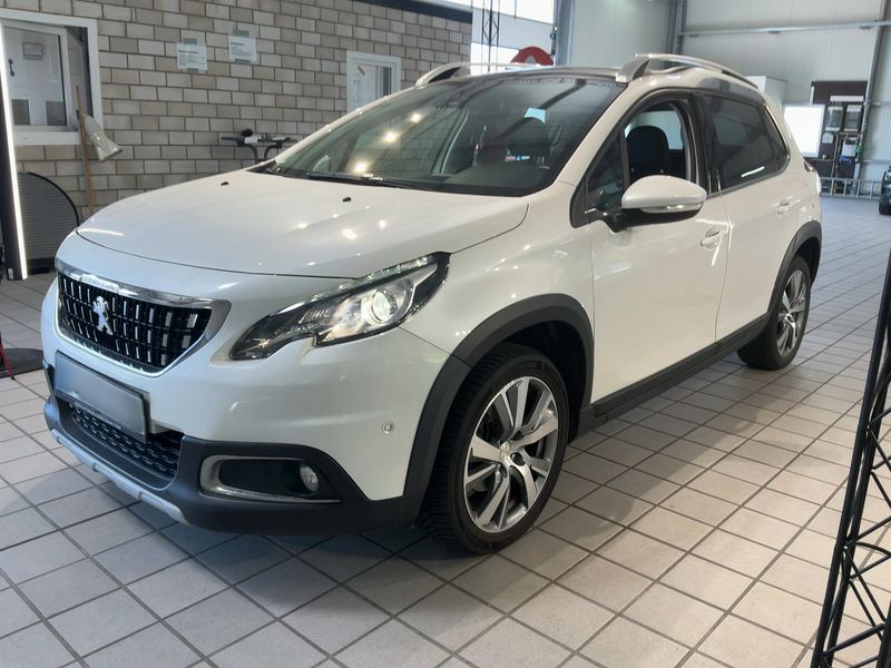 Peugeot 2008 1.2 PureTech Allure — zdjęcie 2