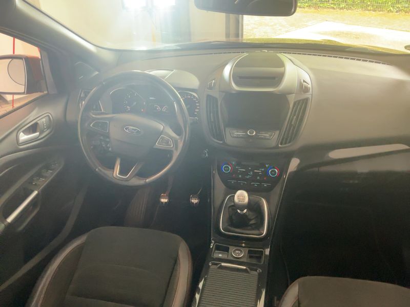 Ford Kuga 2.0 TDCi ST-Line — zdjęcie 12