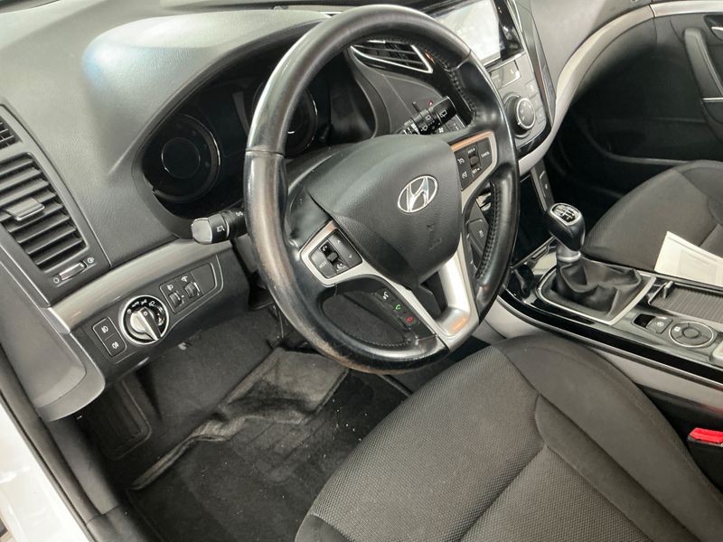 Hyundai i40 1.6 FIFA World Cup Edition 2014 – снимка 25