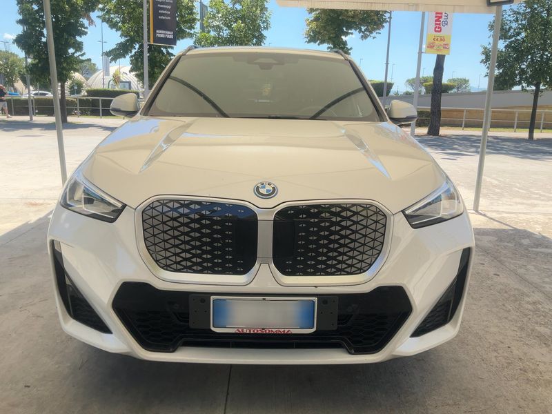 BMW iX1 eDrive 20 M Sport 2025 – снимка 14