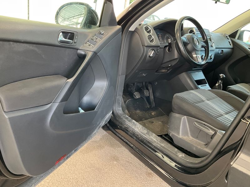 Volkswagen Tiguan 2.0 TDI Sport & Style 4Motion 2010 – снимка 27