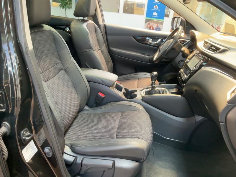 Nissan Qashqai 1.5 Turbodiesel Tekna — zdjęcie 11