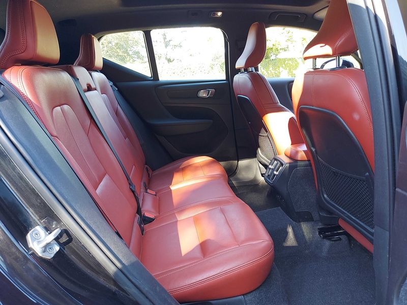 Volvo XC40 1.5 Inscription 2WD — zdjęcie 14