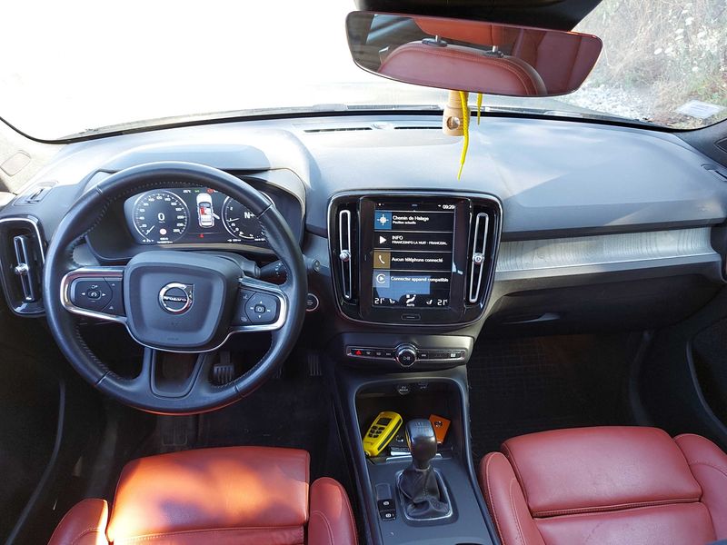 Volvo XC40 1.5 Inscription 2WD — zdjęcie 11