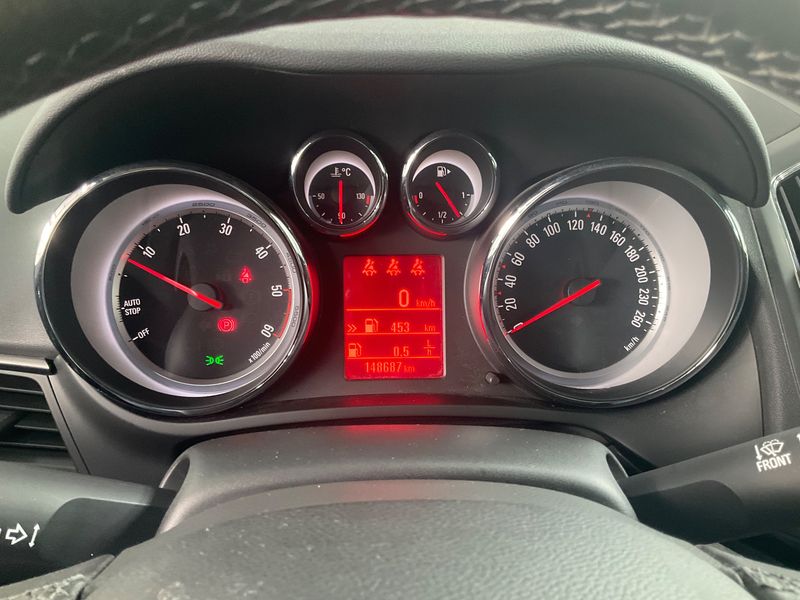 Opel Zafira Tourer 2.0 CDTI Innovation — zdjęcie 13