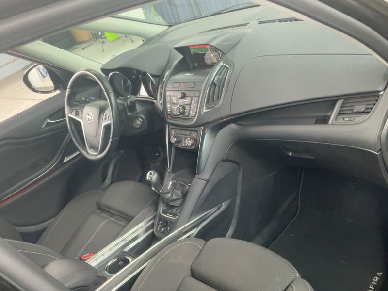 Opel Zafira Tourer 2.0 CDTI Innovation — zdjęcie 12