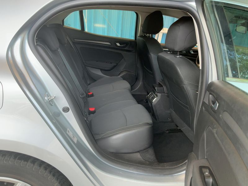 Renault Megane 1.5 BLUE dCi Business — zdjęcie 14