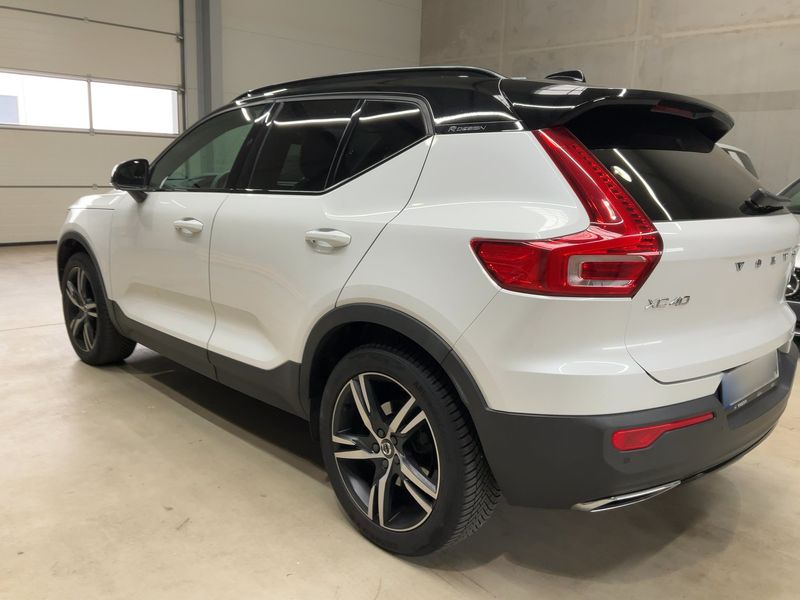 Volvo XC40 2.0 D4 R-Design AWD — zdjęcie 3