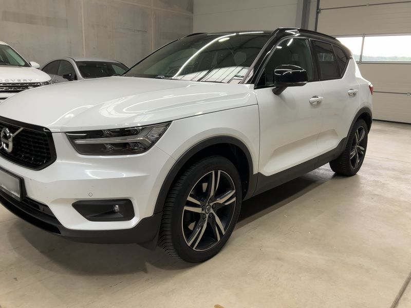 Volvo XC40 2.0 D4 R-Design AWD — zdjęcie 2