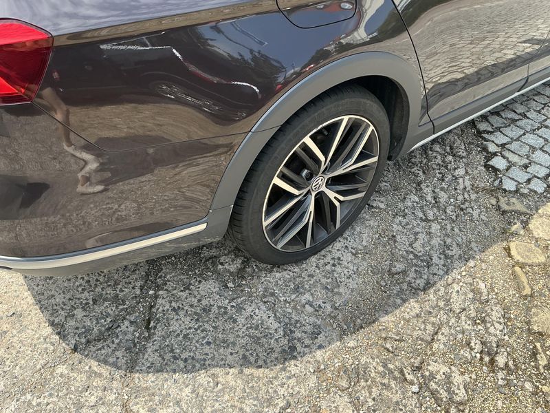 Volkswagen Passat Alltrack 2.0 TDI 4Motion BlueMotion Tech 2018 – снимка 9