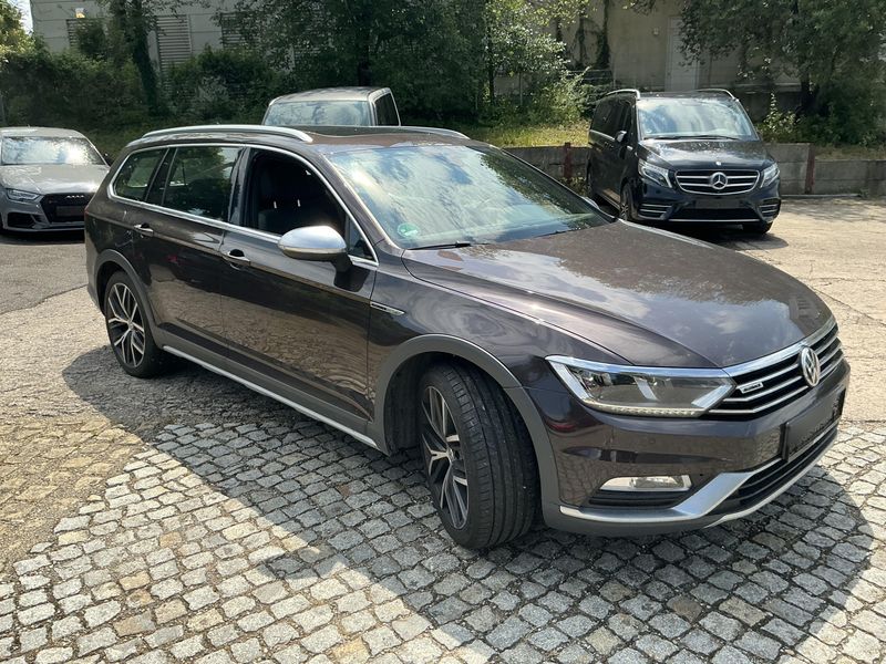 Volkswagen Passat Alltrack 2.0 TDI 4Motion BlueMotion Tech — zdjęcie 8