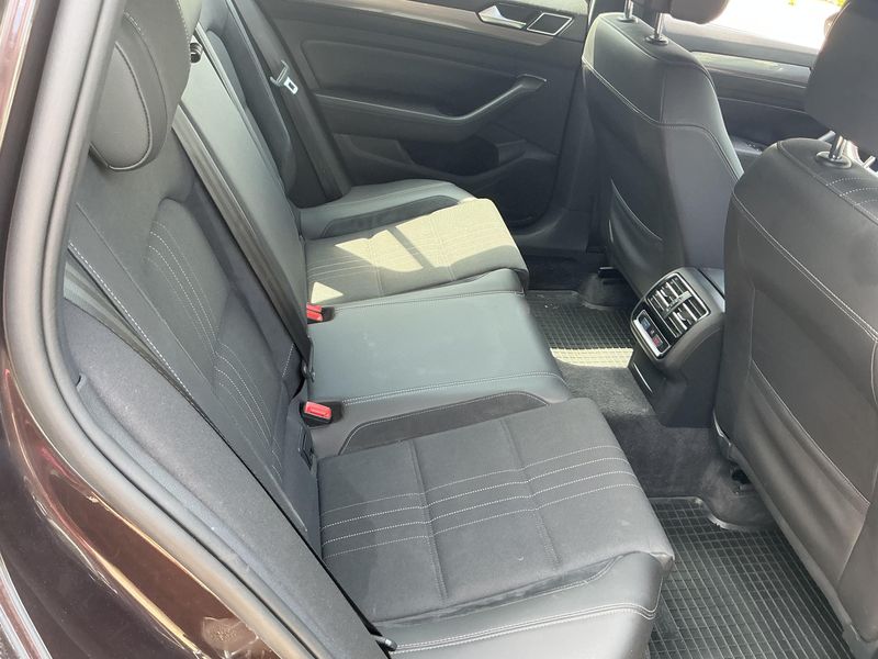 Volkswagen Passat Alltrack 2.0 TDI 4Motion BlueMotion Tech — zdjęcie 14