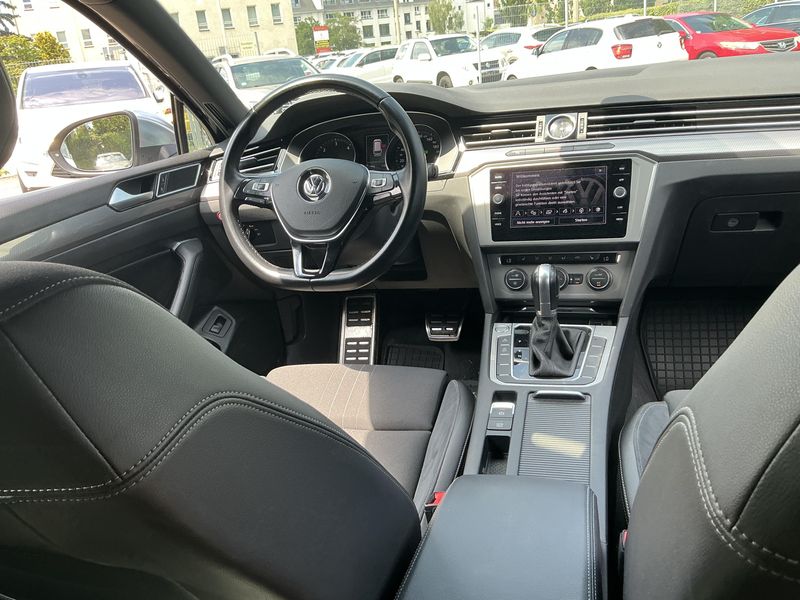 Volkswagen Passat Alltrack 2.0 TDI 4Motion BlueMotion Tech — zdjęcie 12
