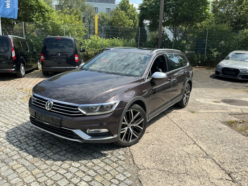 Volkswagen Passat Alltrack 2.0 TDI 4Motion BlueMotion Tech — zdjęcie 2
