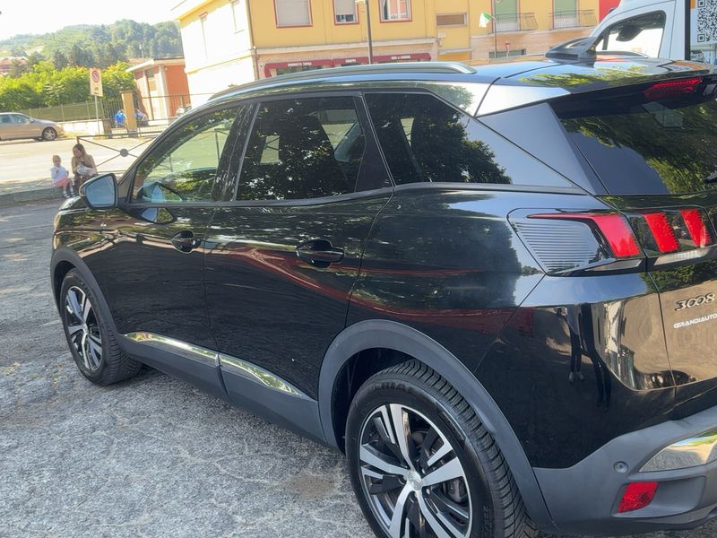 Peugeot 3008 1.6 Blue-HDi Allure — zdjęcie 3