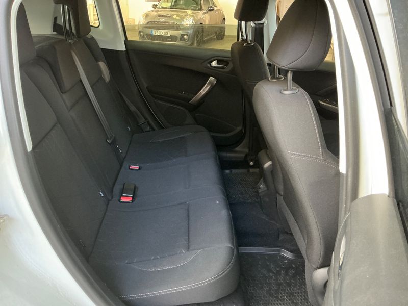 Peugeot 2008 1.6 Blue-HDi Style — zdjęcie 14
