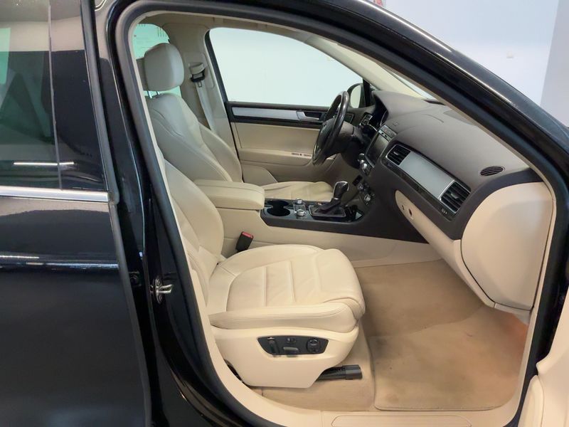 Volkswagen Touareg 3.0 V6 TDI Terrain Tech BlueMotion Tech — zdjęcie 11