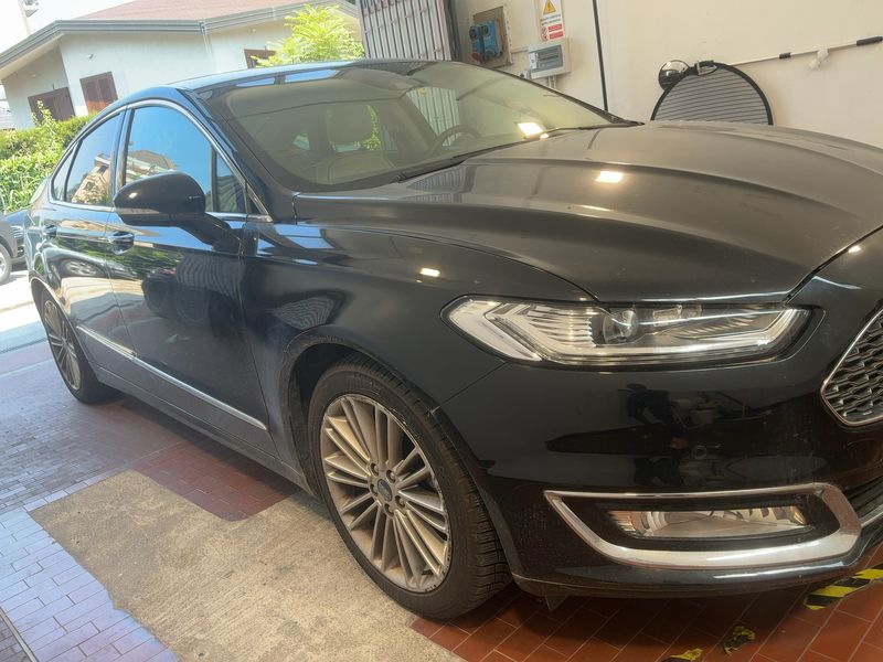 Ford Mondeo 2.0 Hybrid Vignale — zdjęcie 8