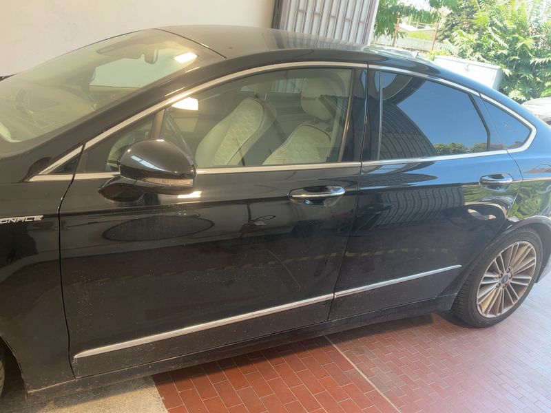 Ford Mondeo 2.0 Hybrid Vignale — zdjęcie 4