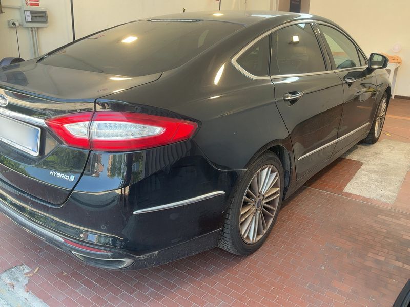 Ford Mondeo 2.0 Hybrid Vignale — zdjęcie 6