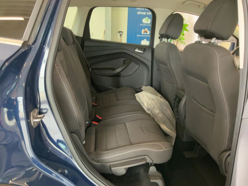 Ford Kuga 2.0 TDCi Trend — zdjęcie 14