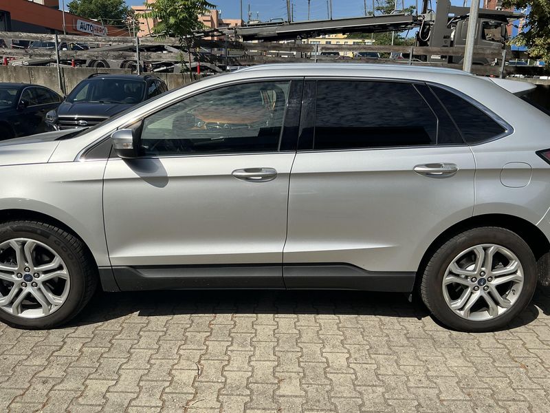 Ford Edge 2.0 TDCi Bi-Turbo Titanium 4x4 — zdjęcie 4