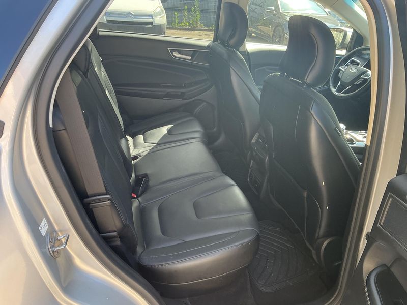 Ford Edge 2.0 TDCi Bi-Turbo Titanium 4x4 — zdjęcie 14